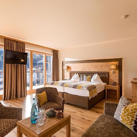 Hotel Zentral ****Superior Kirchberg in Tirol Dış mekan fotoğraf