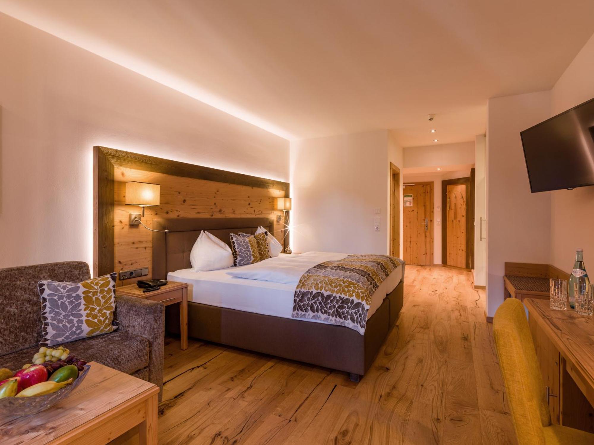 Hotel Zentral ****Superior Kirchberg in Tirol Dış mekan fotoğraf